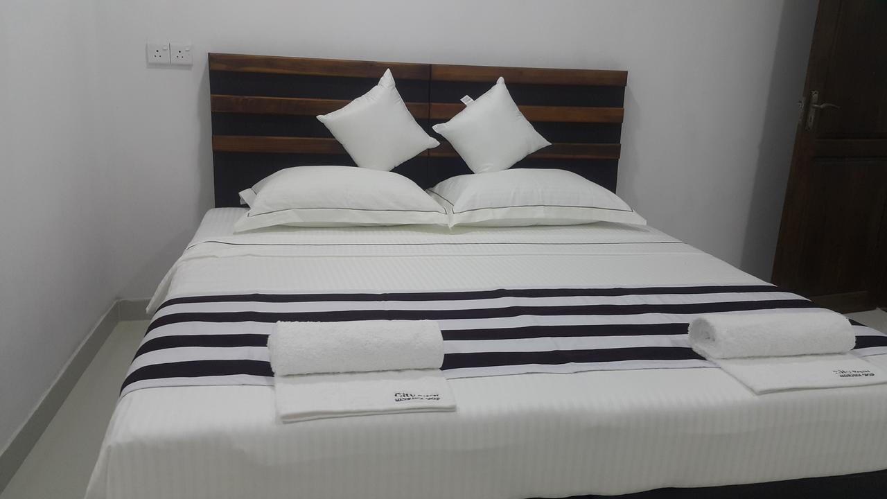 City Capital Hostel Anuradhapura Esterno foto