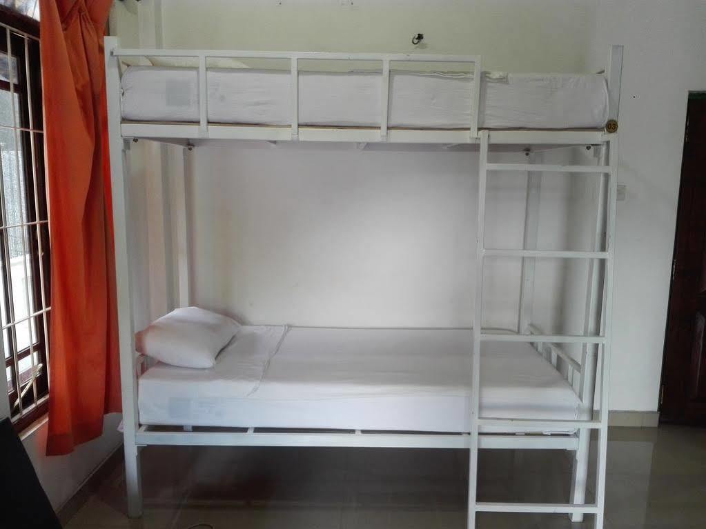 City Capital Hostel Anuradhapura Esterno foto